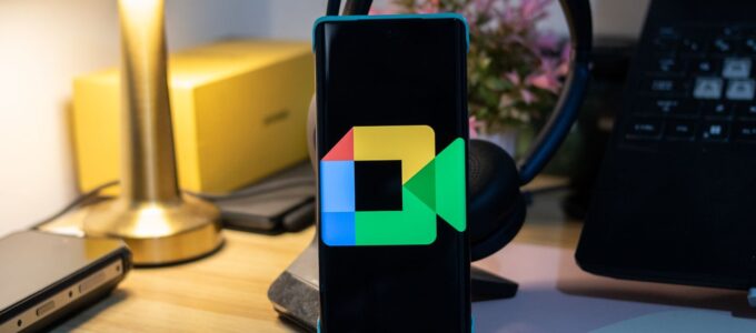 Google Meet umožňuje Android uživatelům strašit kolegy efekty na Halloween