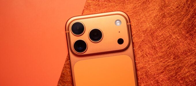 Oranžová: Nová černá, nebo ztráta originality v mobilech?