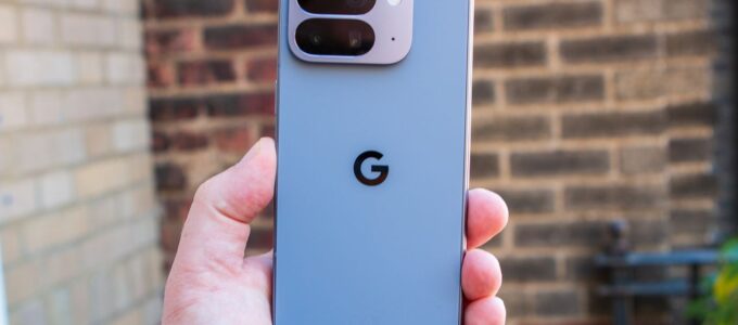 Pixel 10 Pro Fold trápí podivná chyba s baterií