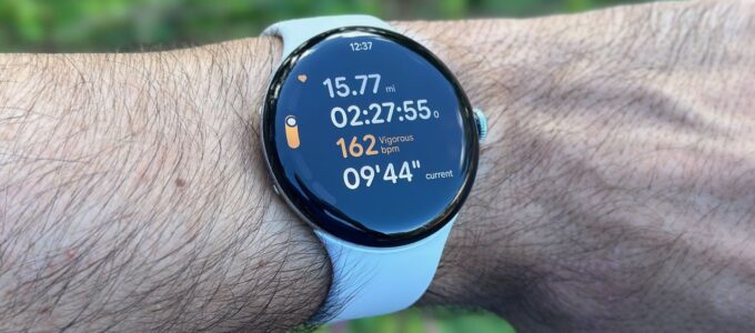 Pixel Watch 4 vs. Garmin: Test přesnosti fitness funkcí