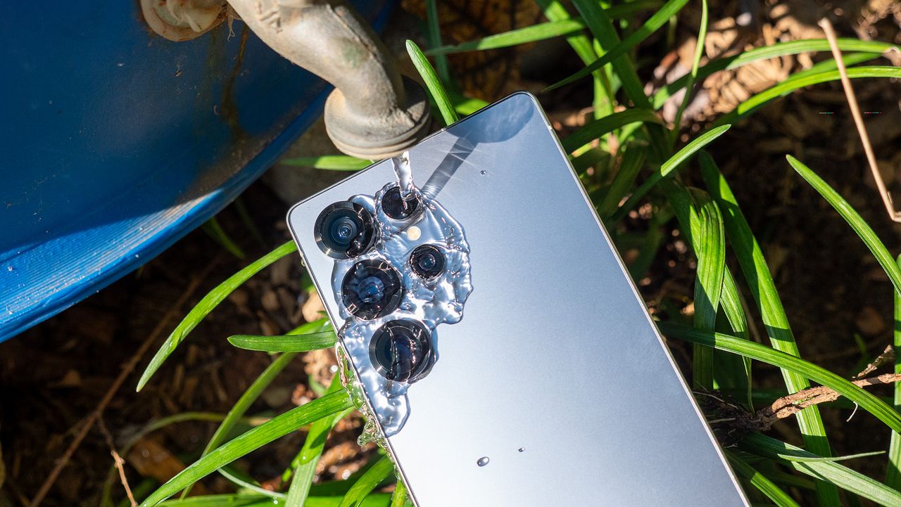 Samsung Galaxy S26: Bude odolný vůči vodě?
