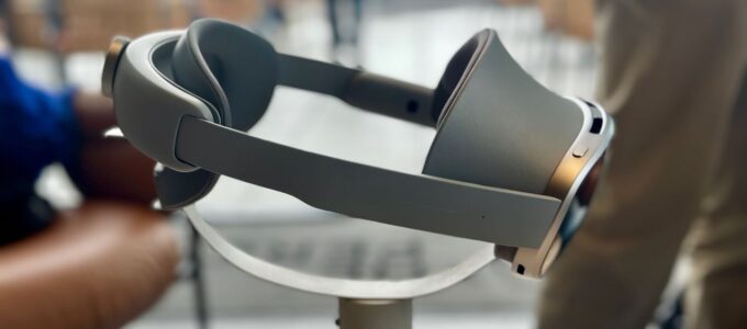 Samsung představuje Galaxy XR a OnePlus 15 zná datum vydání