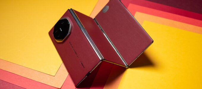 Samsung připravuje první trojitě skládací telefon pro USA