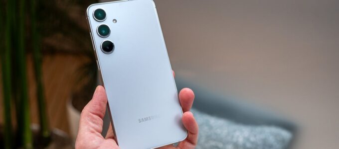Samsung údajně pracuje na Galaxy S26 Plus
