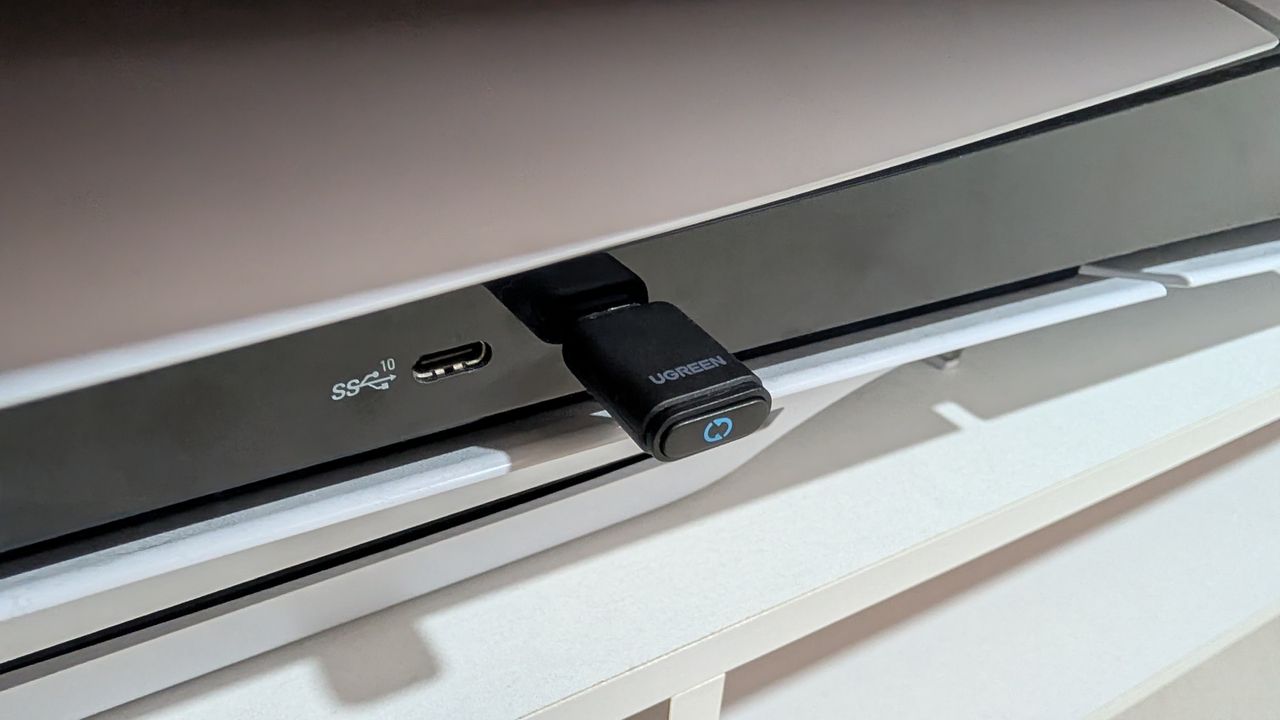 UGREEN USB adaptér: Lepší volba než nový reproduktor pro PS5