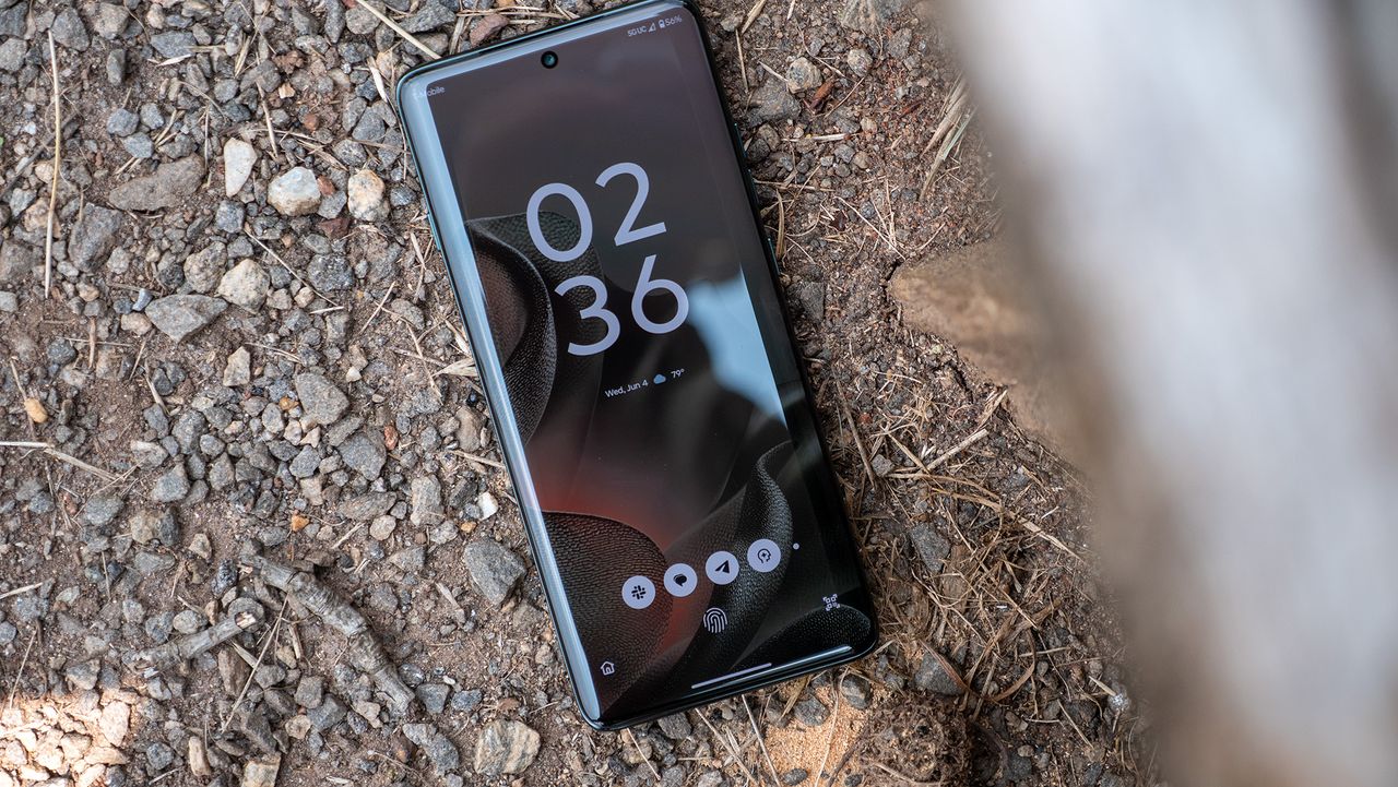 Uniklé video naznačuje příchod Moto Edge 70 mezi tenké mobily
